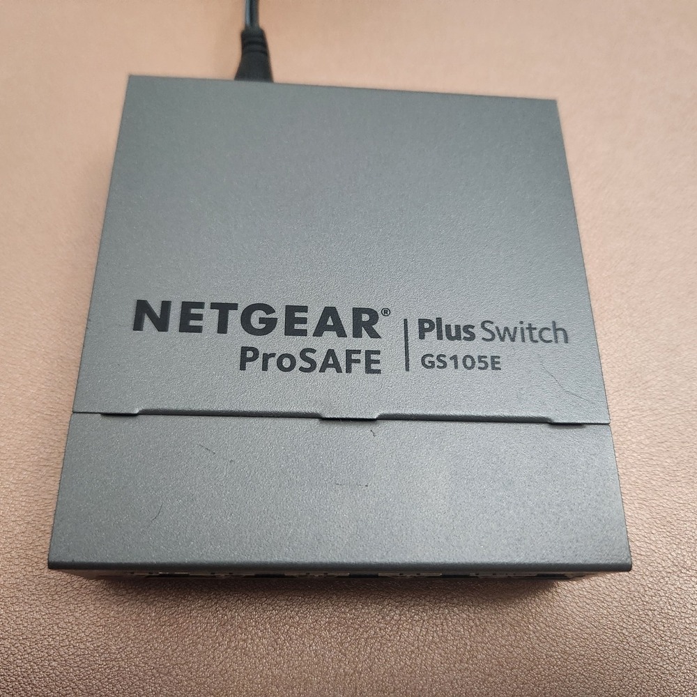 NETGEAR ProSAFE plus 5 Port Managed Smart Gigabit Switch GS105E